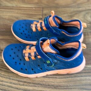 Made 2 Play Stride Rite kids shoes
